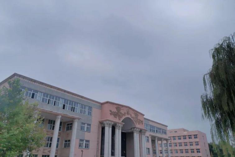 鞍山师范学院