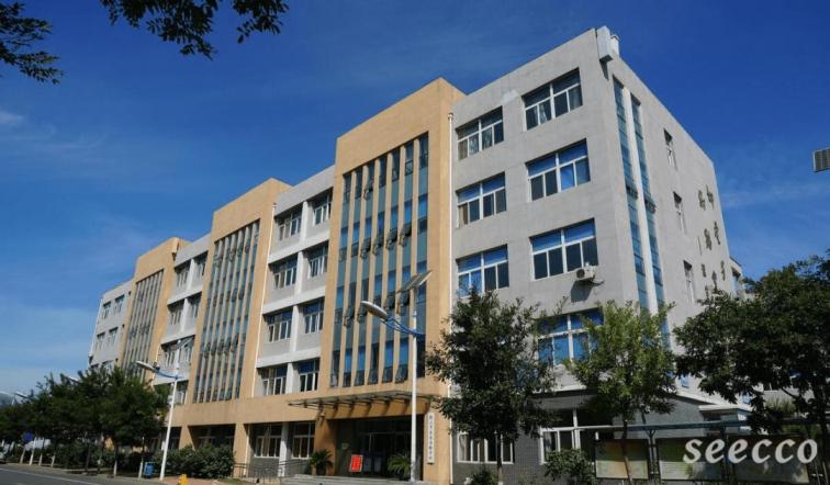 鞍山职业技术学院