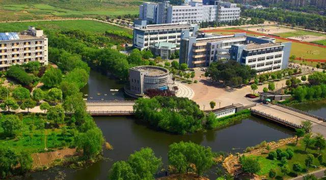 昆山登云科技职业学院