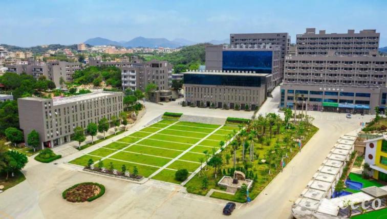 泉州华光职业学院