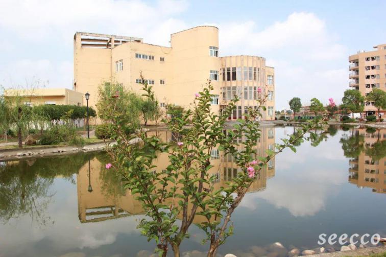 南昌影视传播职业学院